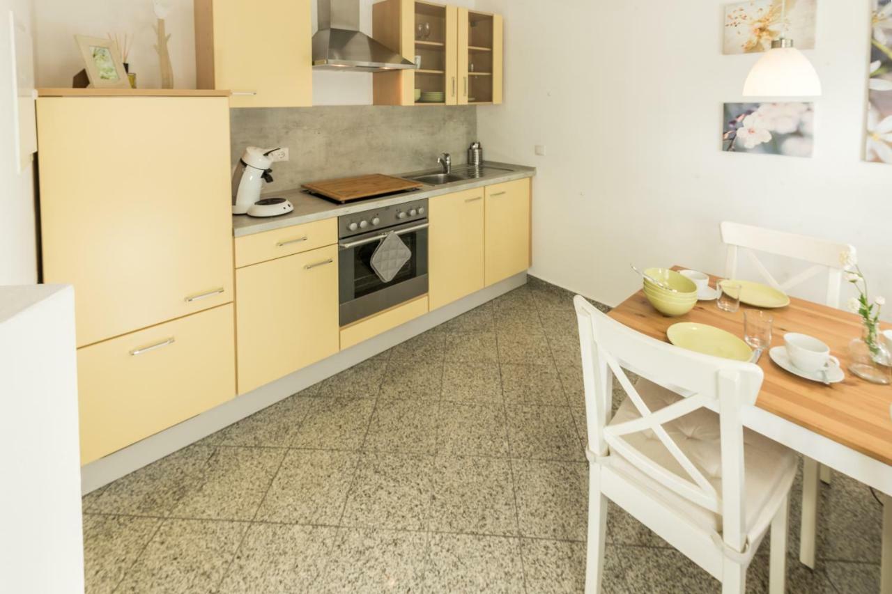 Weserwohnung - Bootshaus Urlaub Am Wasser Hamelin Exterior foto